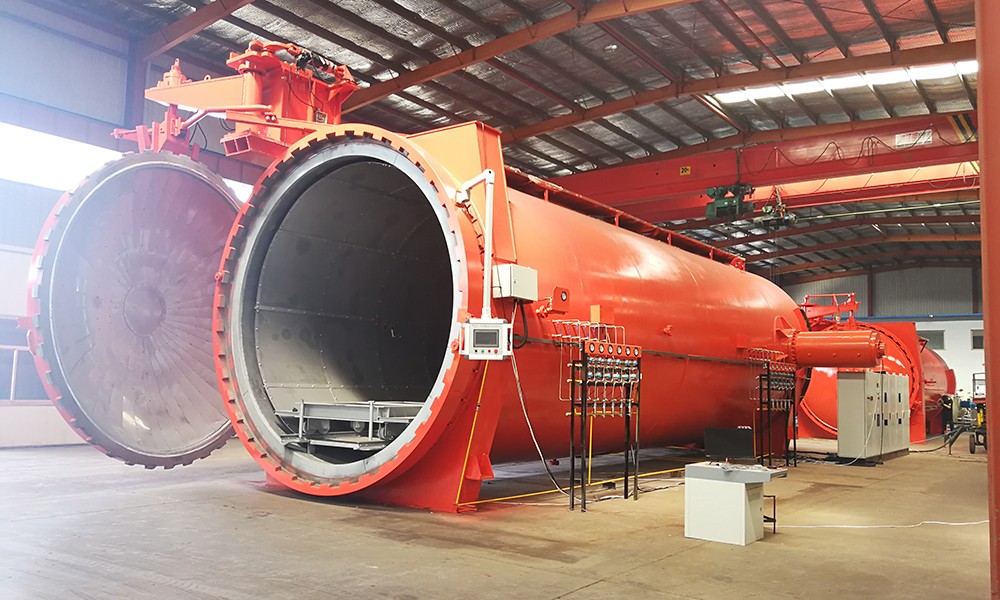 東南亞客戶 Φ4000X12000mm 250℃ 1.5Mpa（帶罐內旋轉裝置）